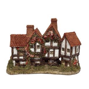 David Winter-The Apothecary’s Shop Collectible Rustic Village House Figurine EUC